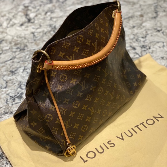 Louis Vuitton Handbags - Luis Vuitton- monogram Artsy